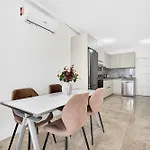 Διαμέρισμα Beachfront First Line Modern With Ac
