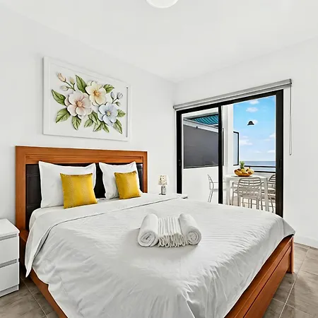 Beachfront First Line Modern With Ac *