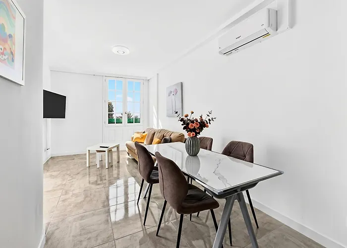 Beachfront First Line Modern With Ac Lejlighed *