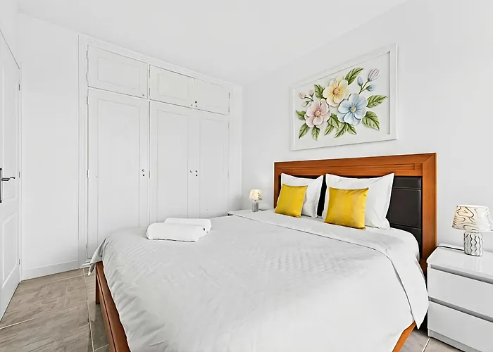 Beachfront First Line Modern With Ac 아파트